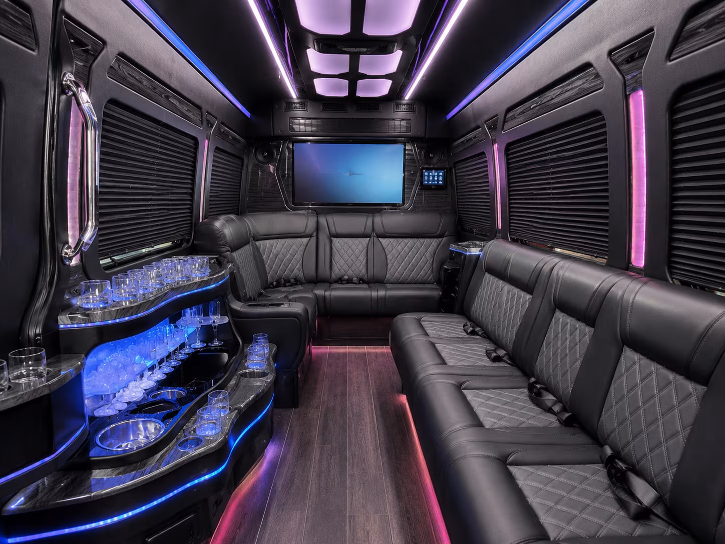busrentalgulfport com can help you find buses to new orleans saints and pelicans games