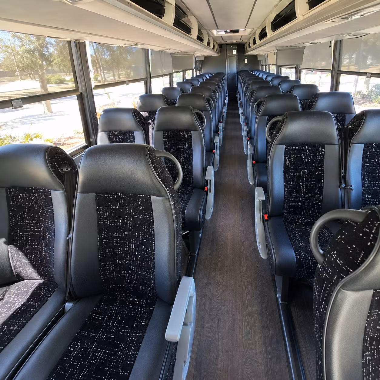 charter buses between gpt and new orleans international airport msy